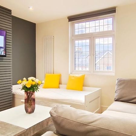 First Floor Flat 1 Northwood Daire Londra Dış mekan fotoğraf