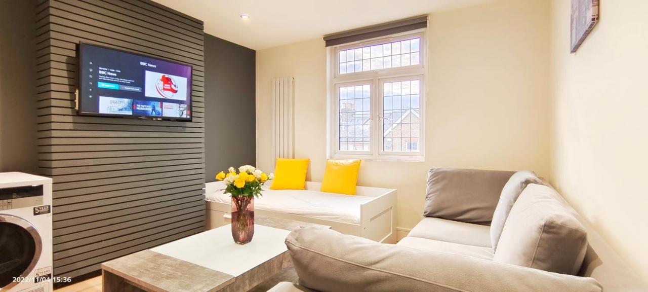 First Floor Flat 1 Northwood Daire Londra Dış mekan fotoğraf
