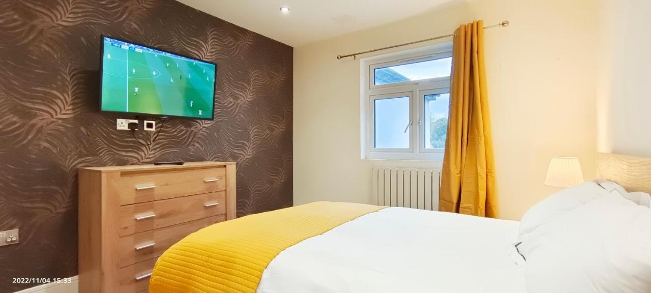 First Floor Flat 1 Northwood Daire Londra Dış mekan fotoğraf