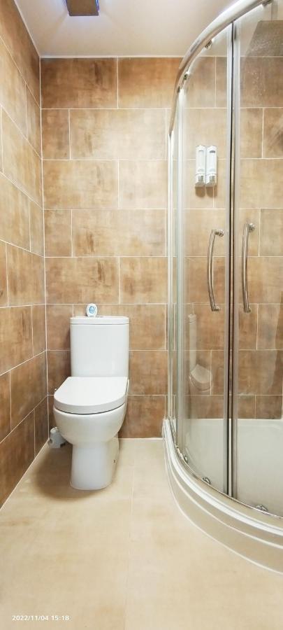First Floor Flat 1 Northwood Daire Londra Dış mekan fotoğraf