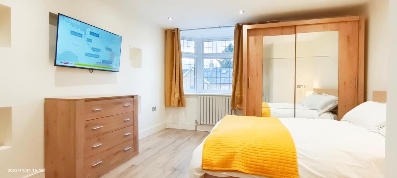 First Floor Flat 1 Northwood Daire Londra Dış mekan fotoğraf