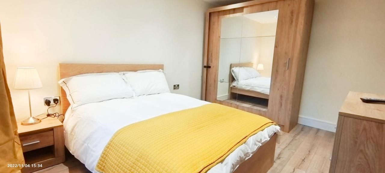 First Floor Flat 1 Northwood Daire Londra Dış mekan fotoğraf